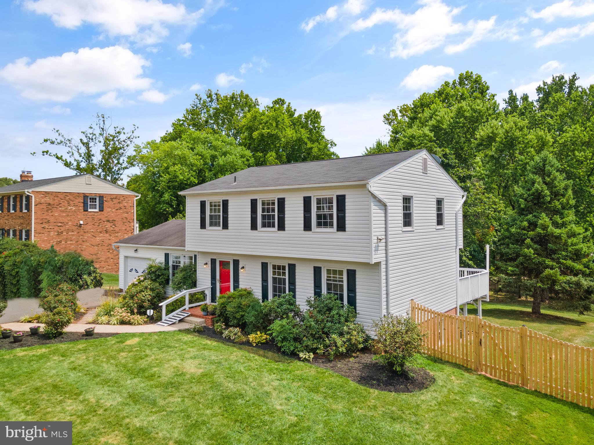 13609 Mountain View Ct