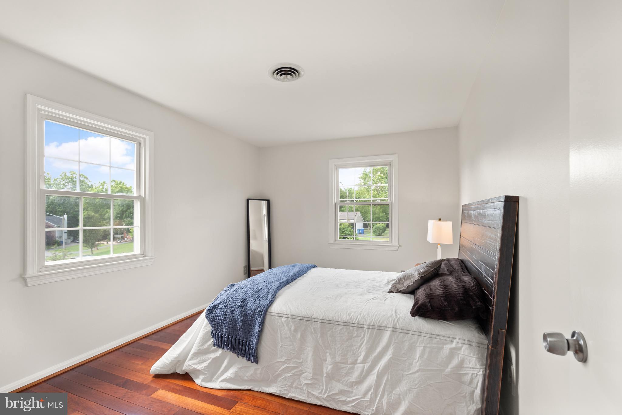 13609 Mountain View Ct