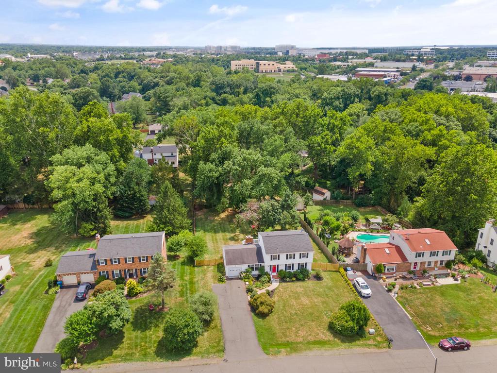 13609 Mountain View Ct