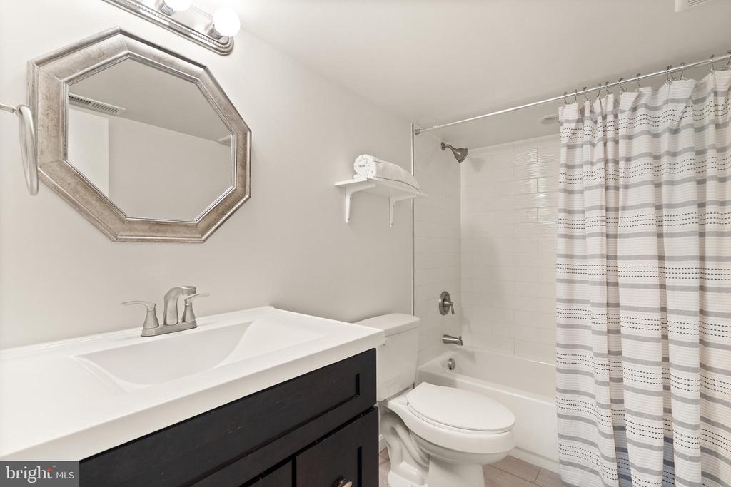 13609 Mountain View Ct
