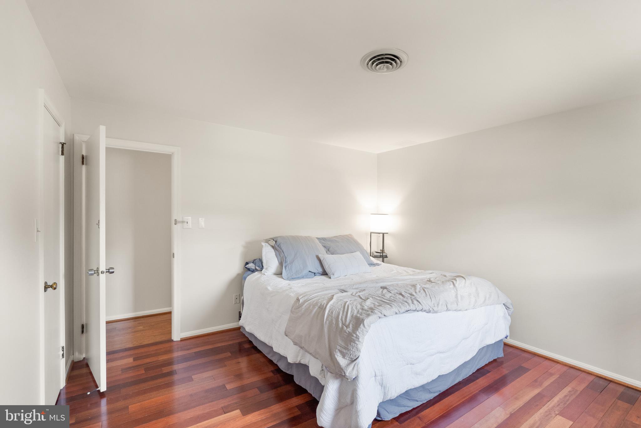 13609 Mountain View Ct