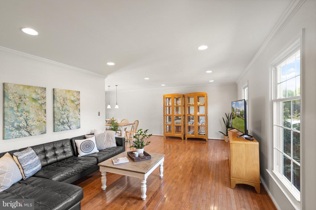 13609 Mountain View Ct