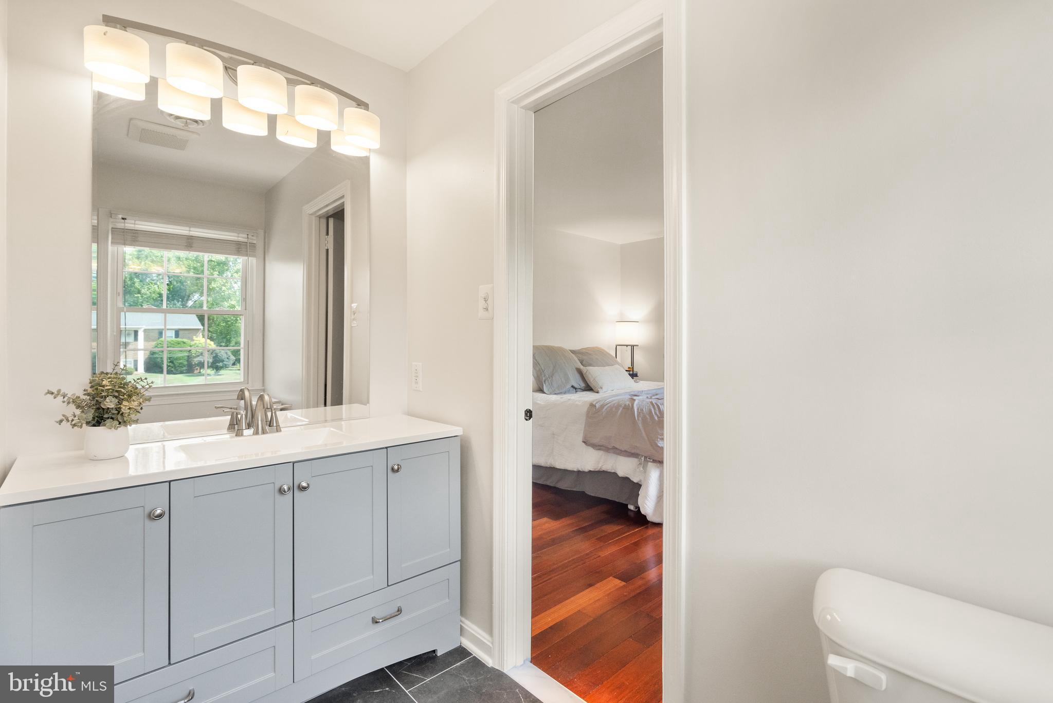 13609 Mountain View Ct