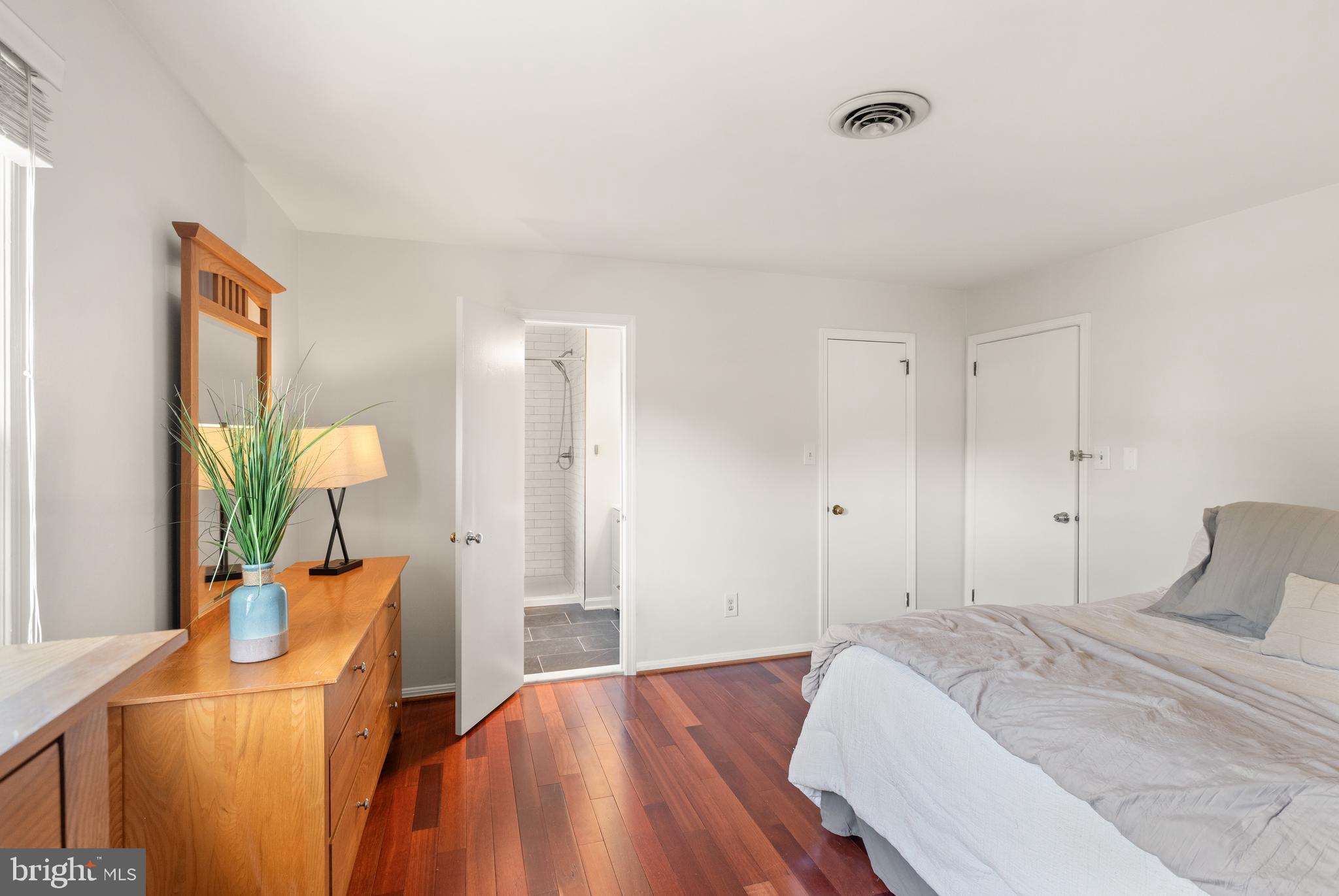 13609 Mountain View Ct