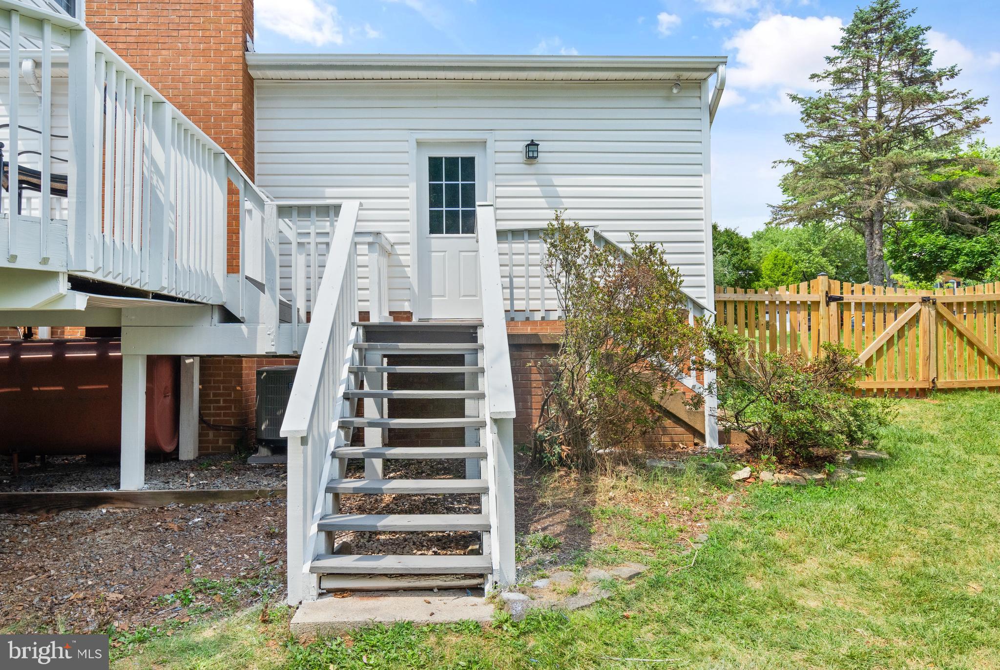 13609 Mountain View Ct