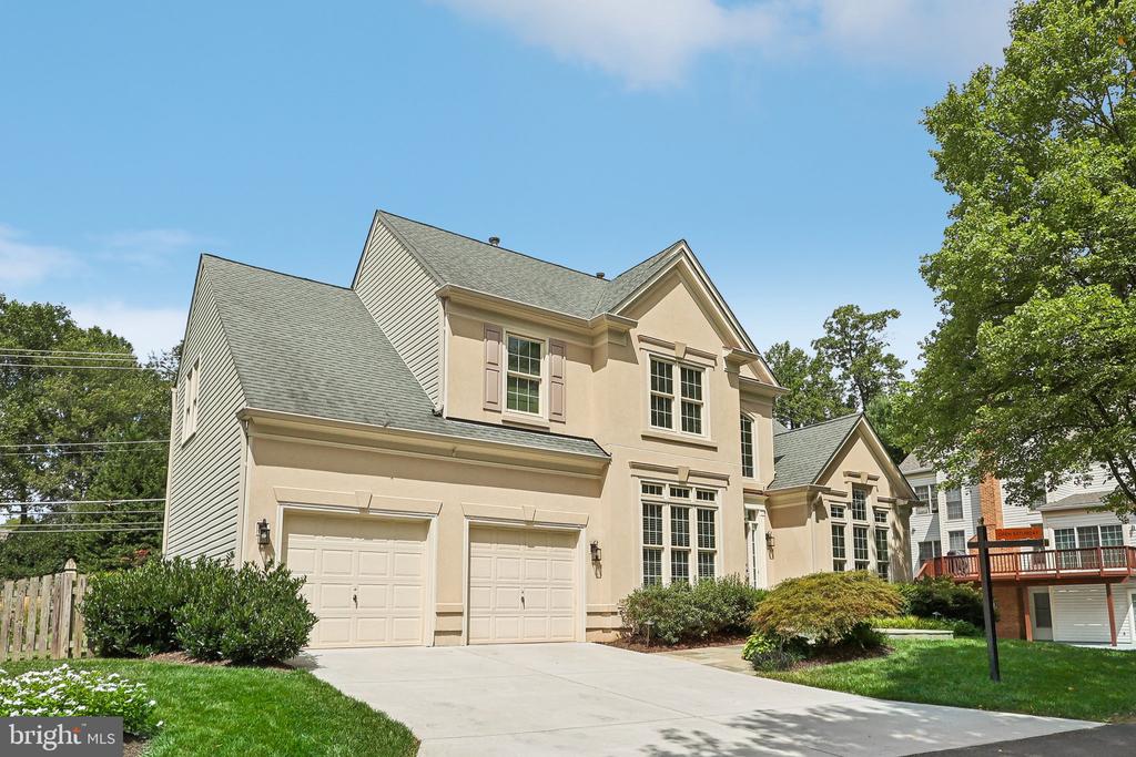 9615 Savannah Crossing Ct