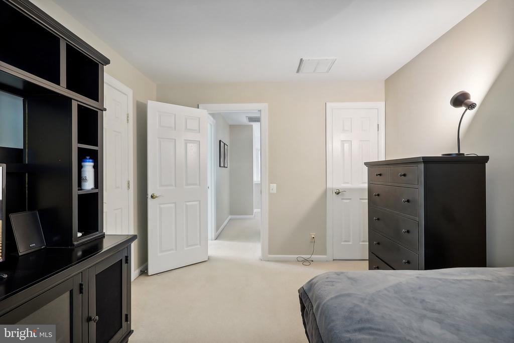 9615 Savannah Crossing Ct