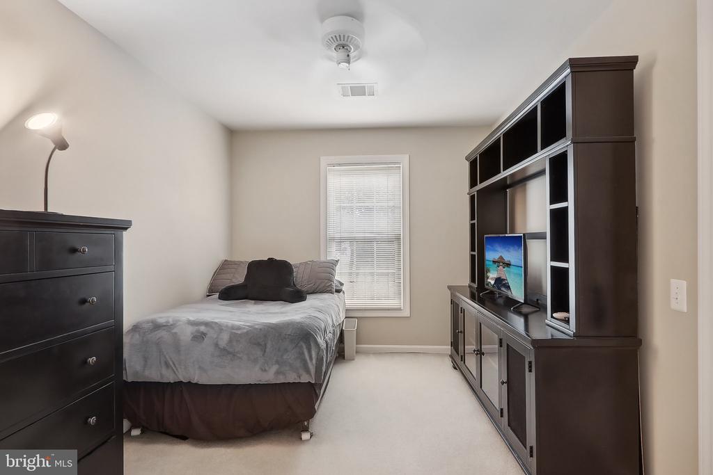 9615 Savannah Crossing Ct