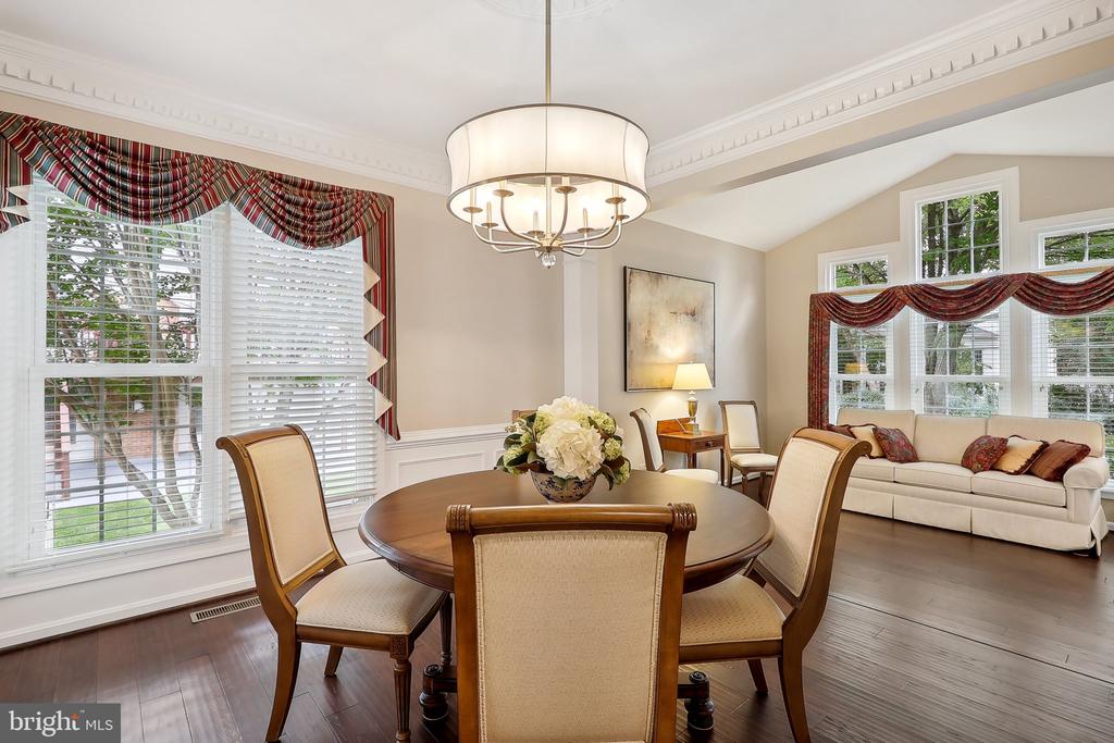 9615 Savannah Crossing Ct