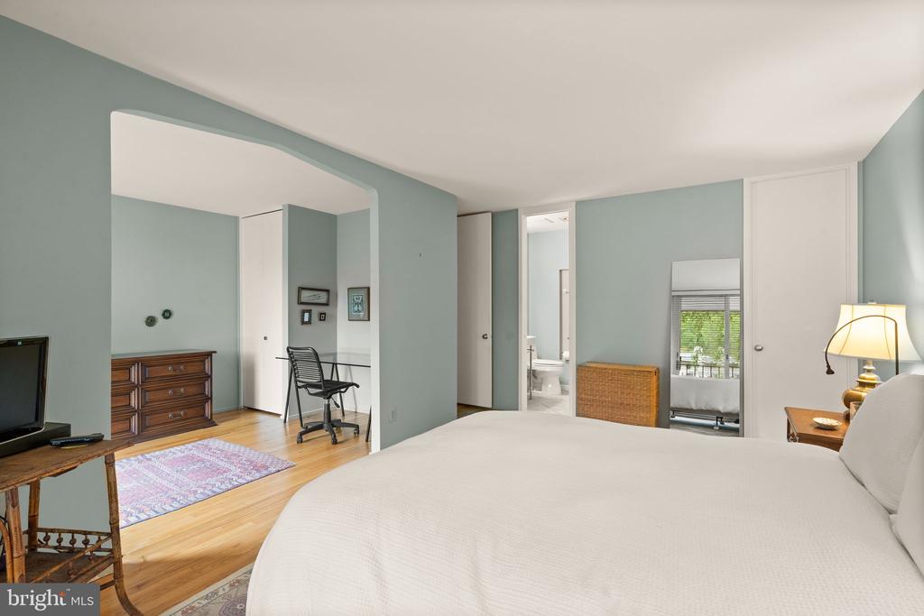 11453 Washington Plz W