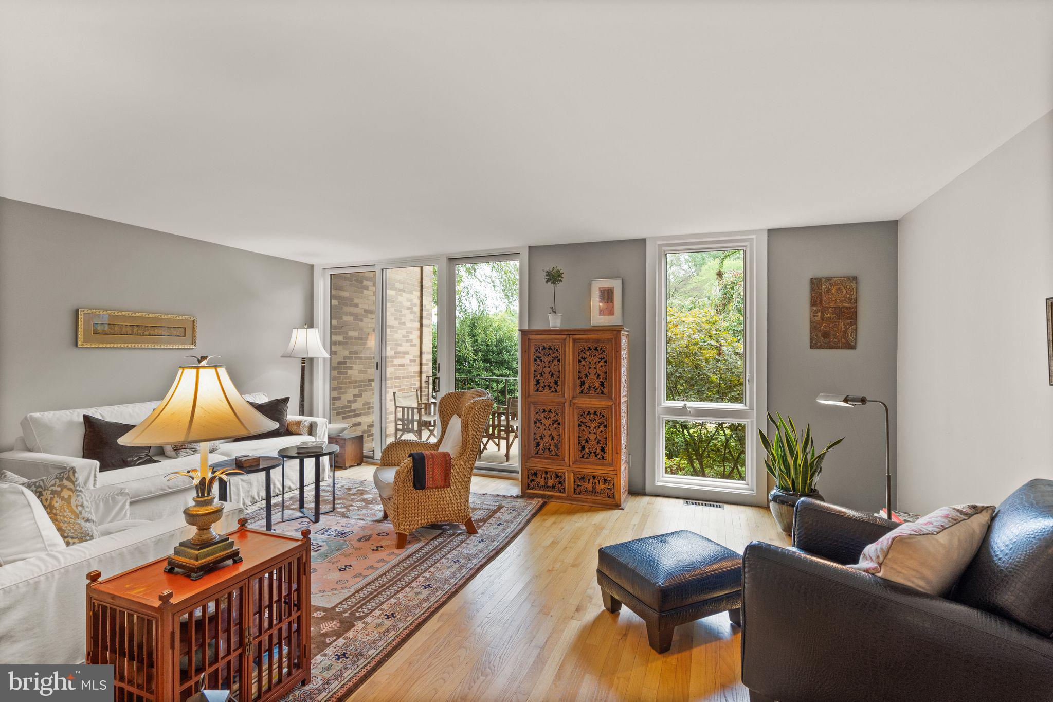 11453 Washington Plz W