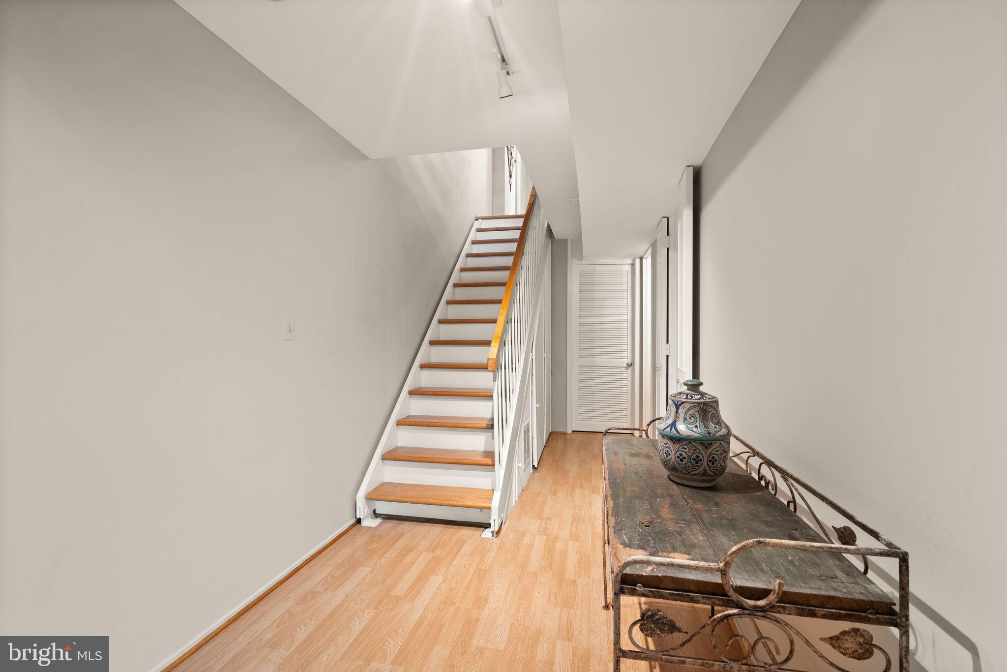 11453 Washington Plz W
