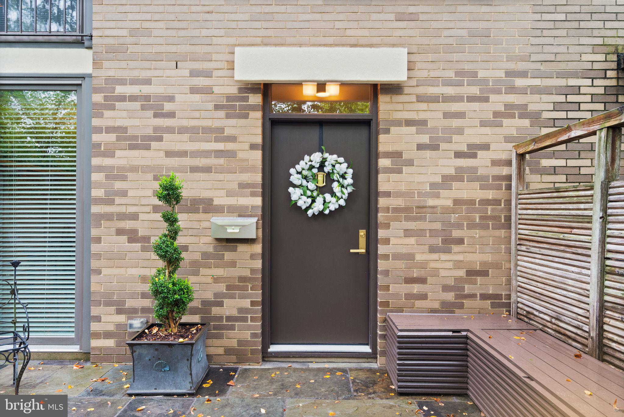 11453 Washington Plz W