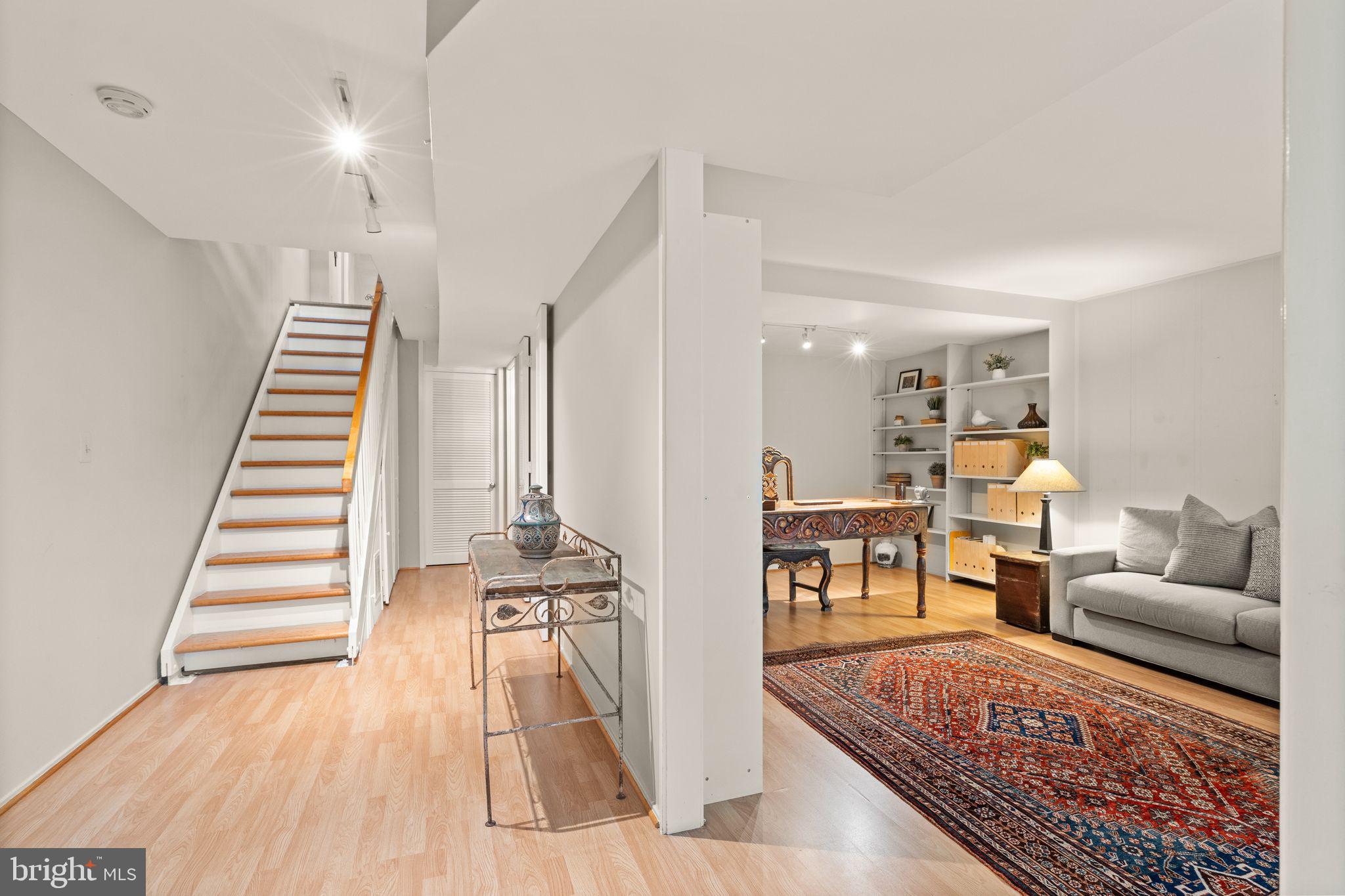 11453 Washington Plz W