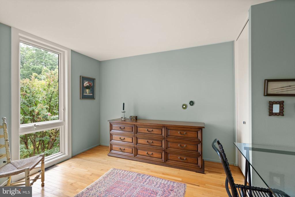 11453 Washington Plz W