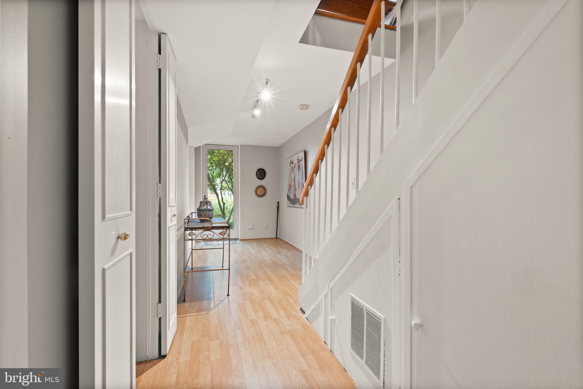 11453 Washington Plz W