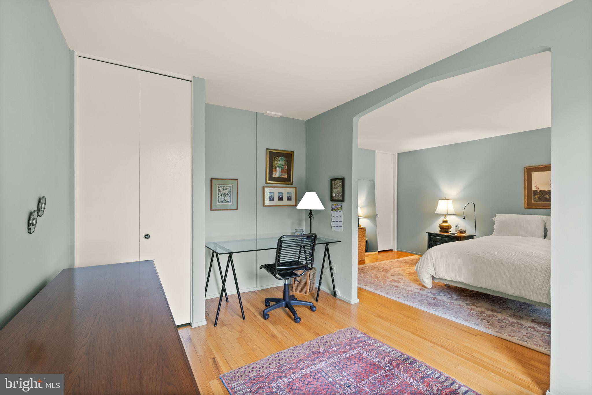 11453 Washington Plz W