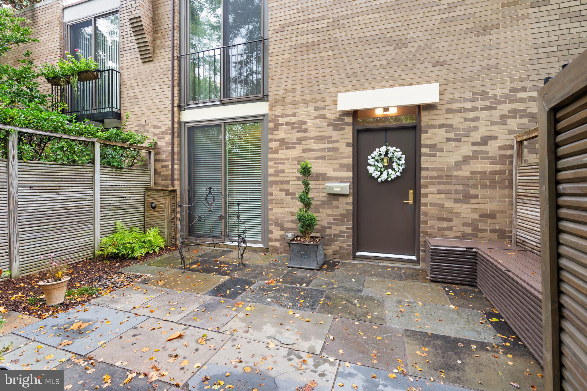 11453 Washington Plz W