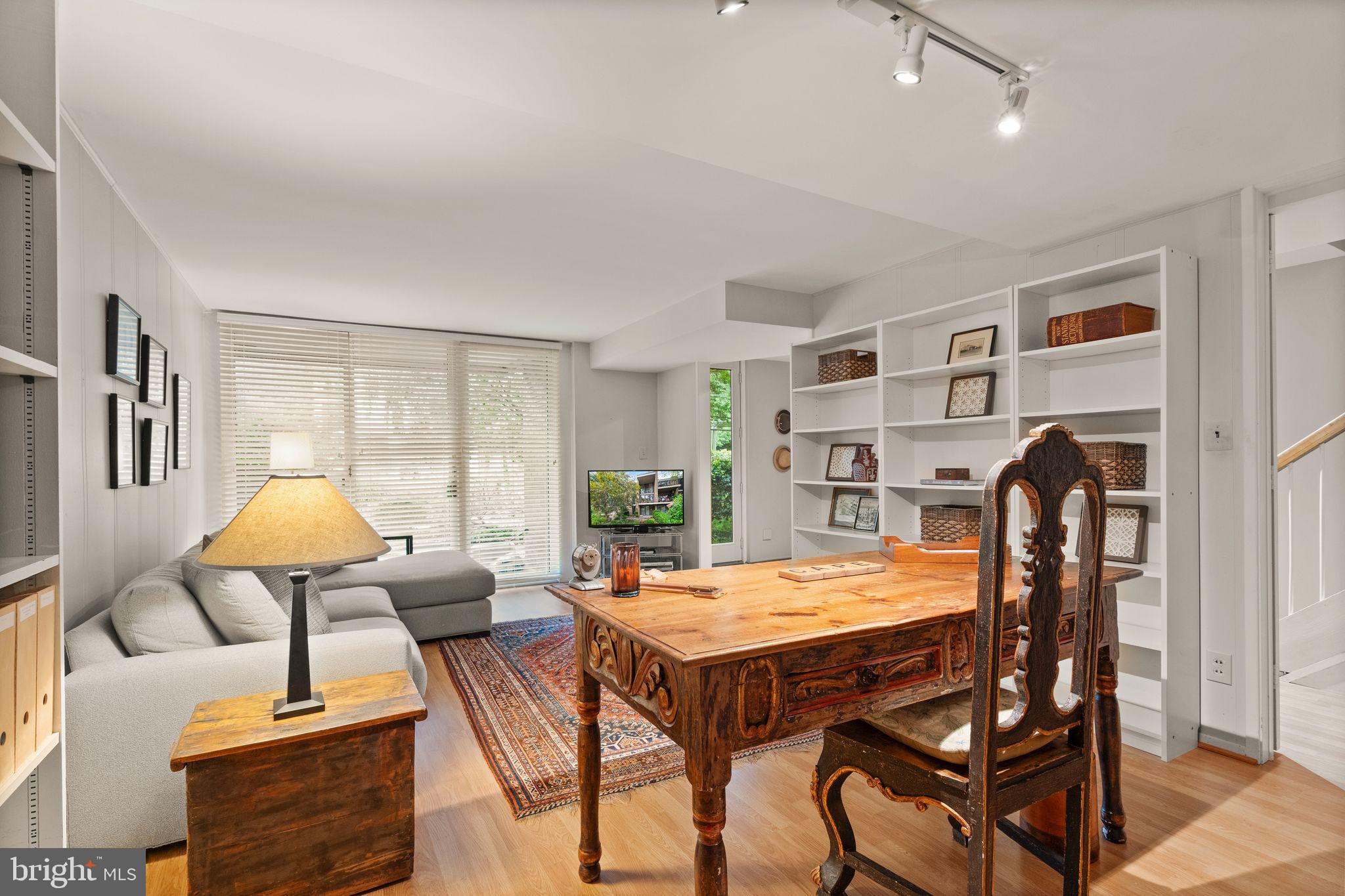 11453 Washington Plz W