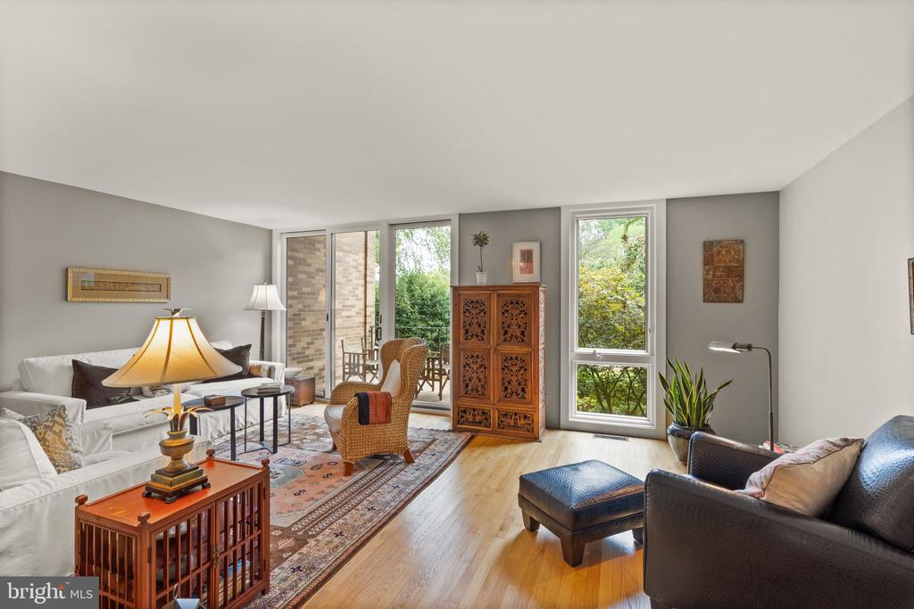 11453 Washington Plz W