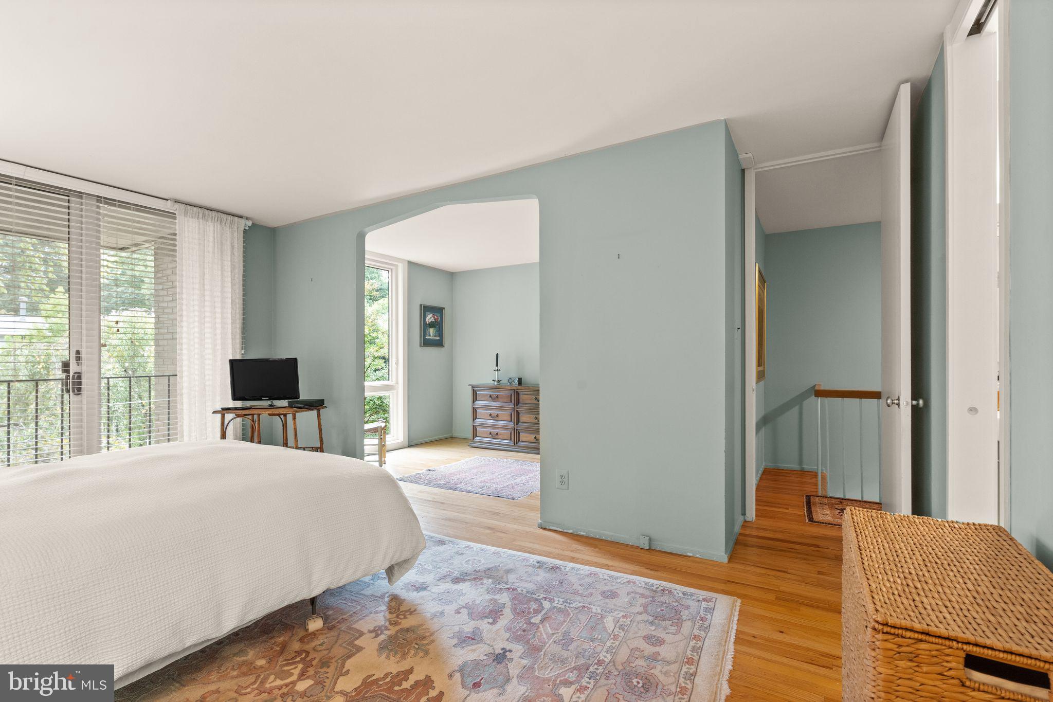 11453 Washington Plz W