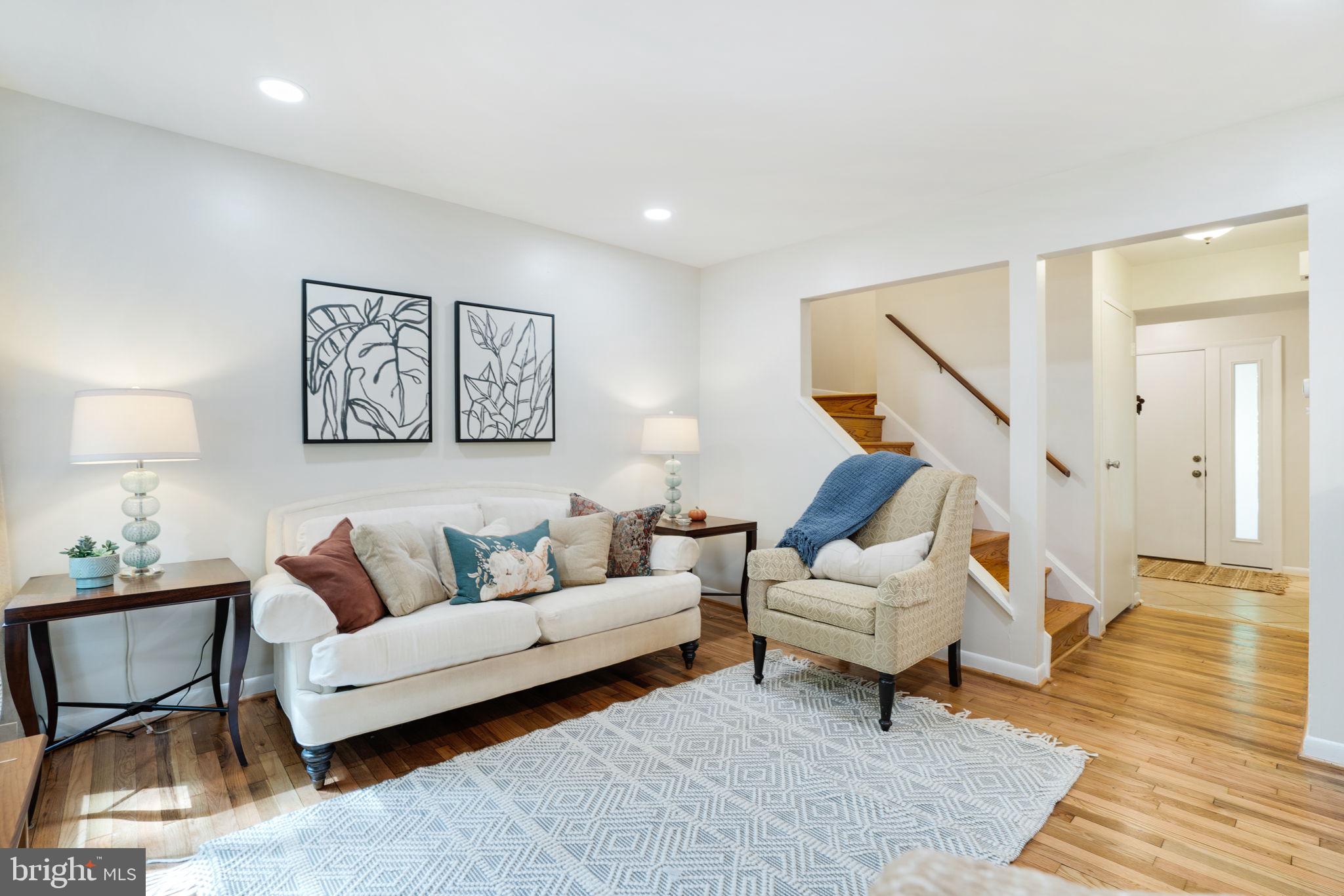 11560 WOODHOLLOW COURT