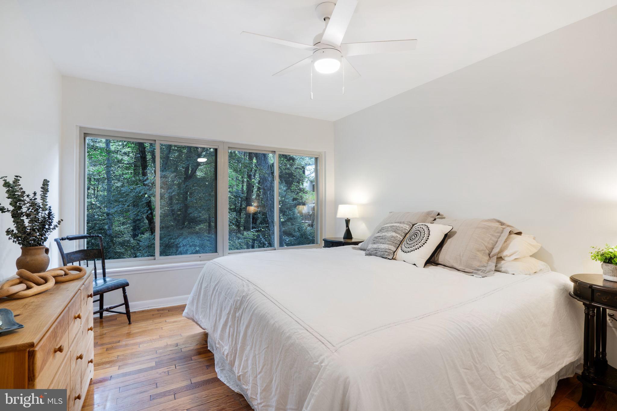 11560 WOODHOLLOW COURT