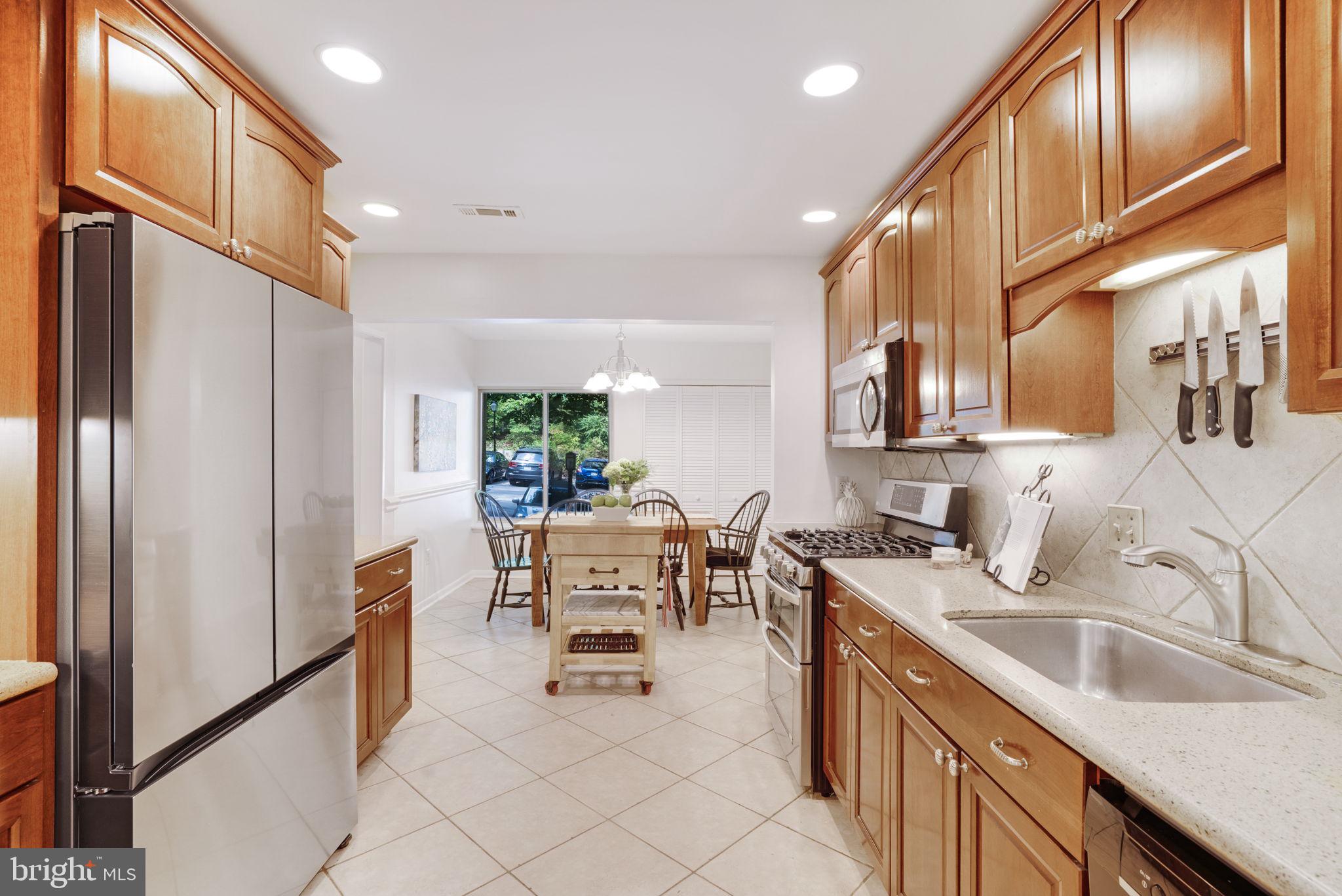 11560 WOODHOLLOW COURT