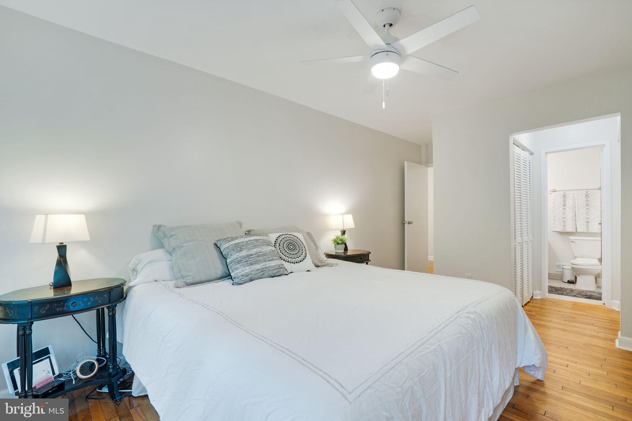 11560 WOODHOLLOW COURT