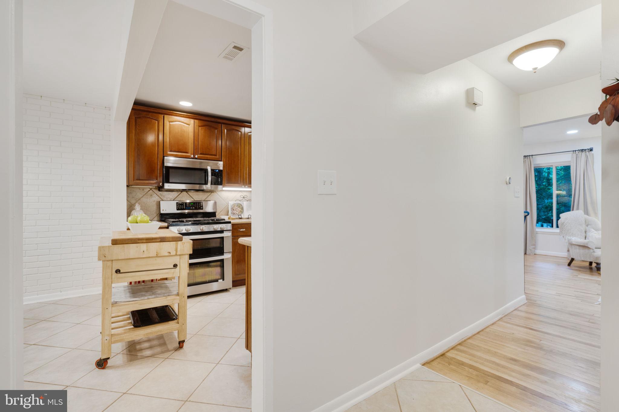 11560 WOODHOLLOW COURT