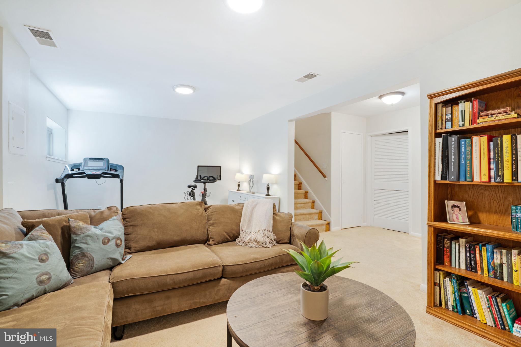 11560 WOODHOLLOW COURT