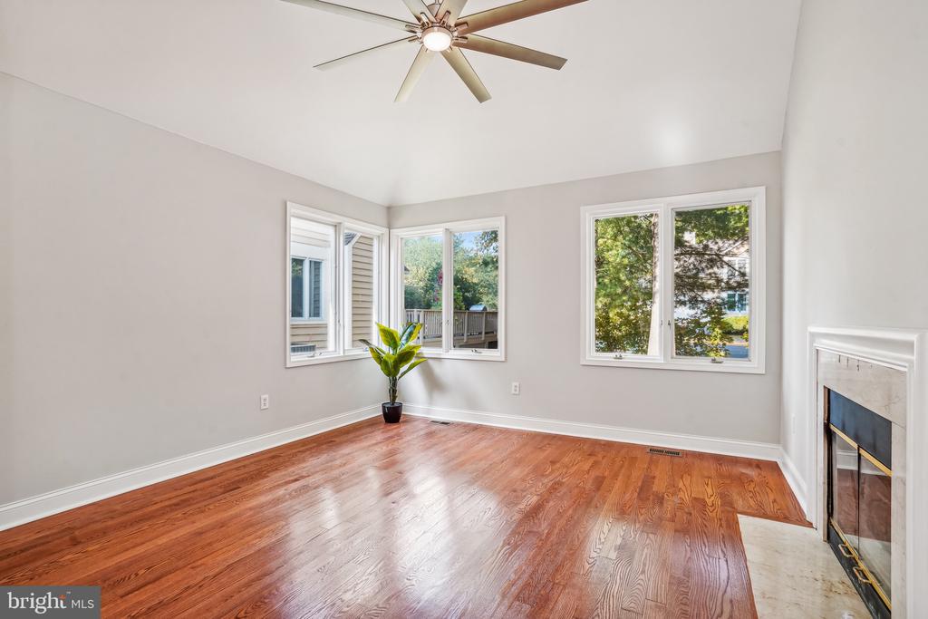 11204 CROSSBEAM COURT