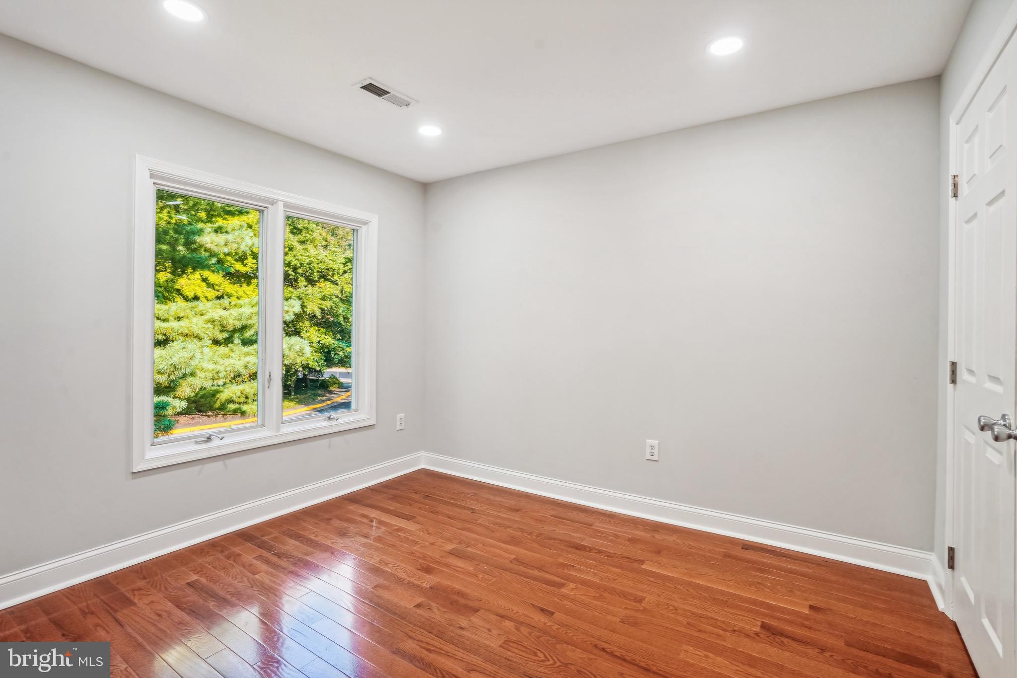 11204 CROSSBEAM COURT