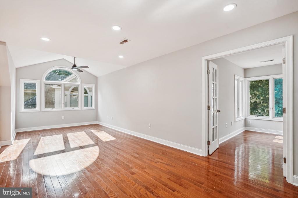 11204 CROSSBEAM COURT