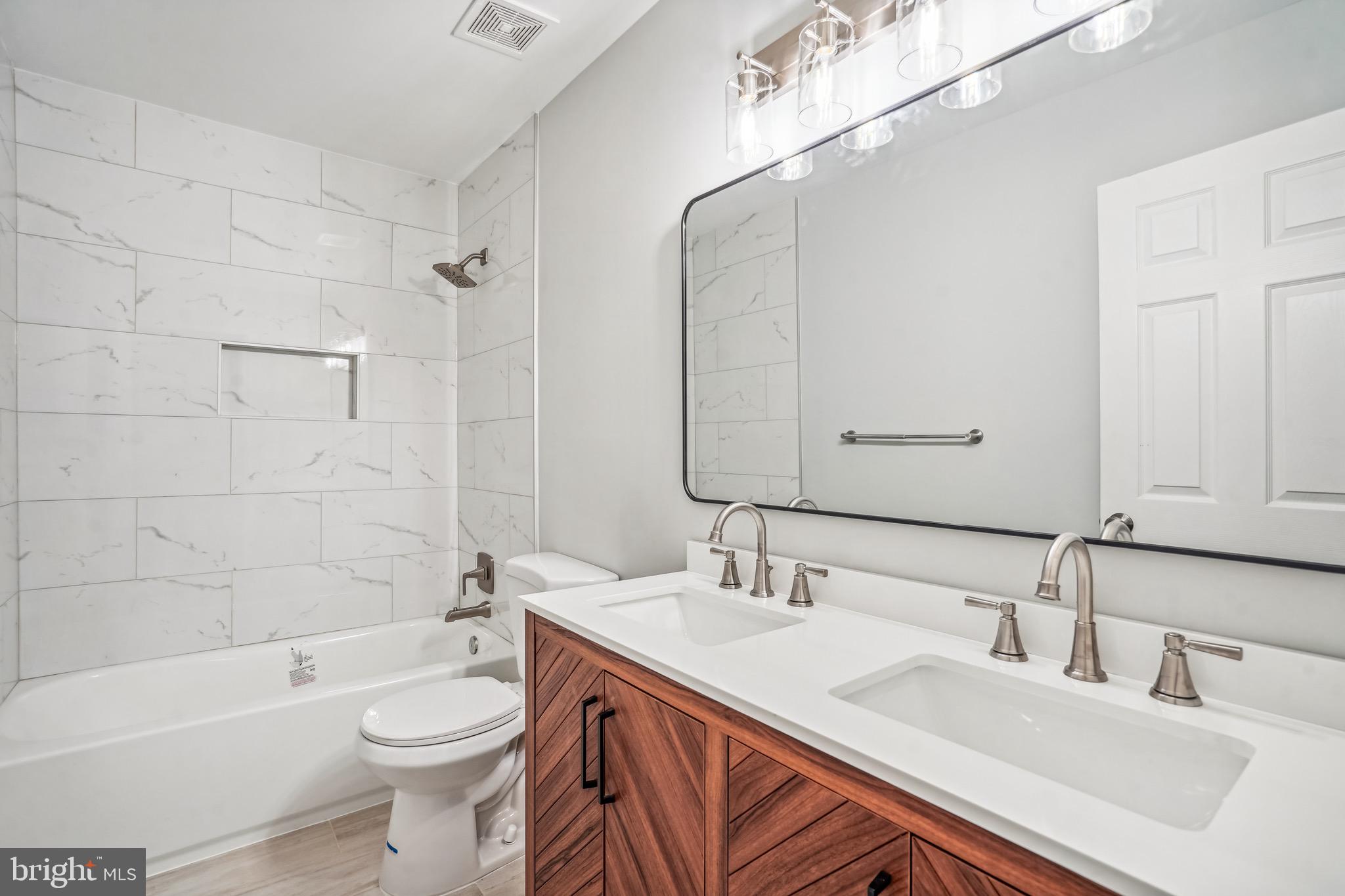 11204 CROSSBEAM COURT