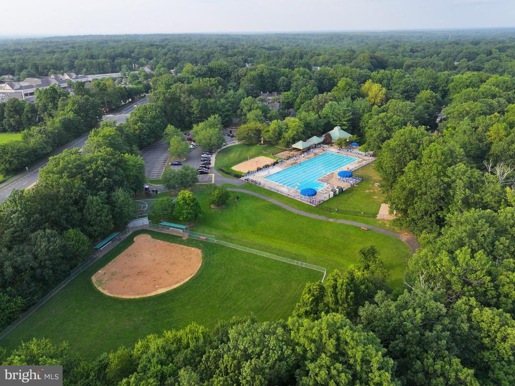 11204 CROSSBEAM COURT