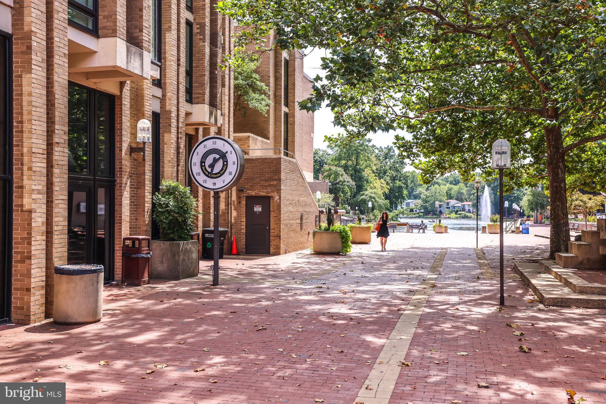 1570 Moorings Dr #2b