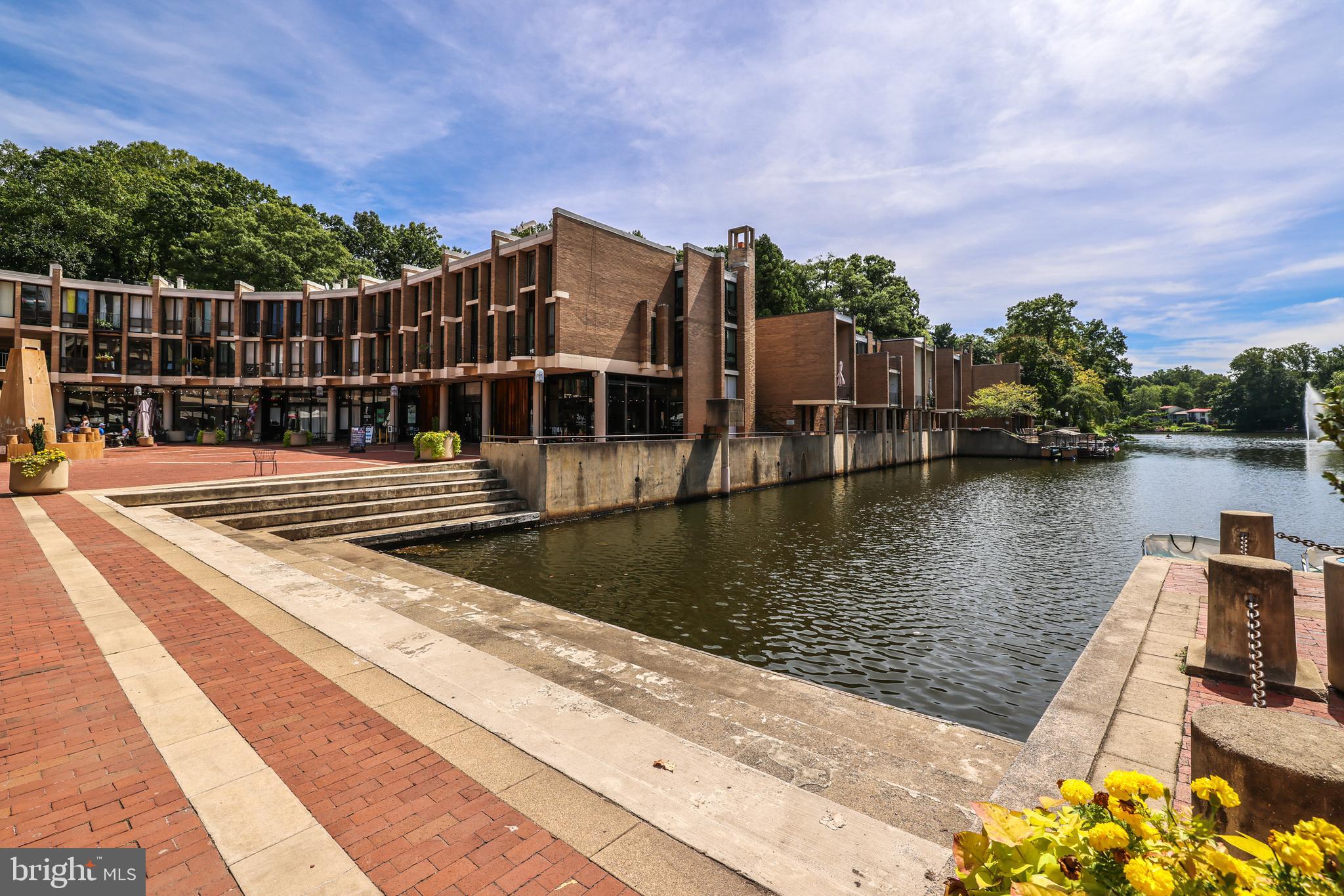 1570 Moorings Dr #2b