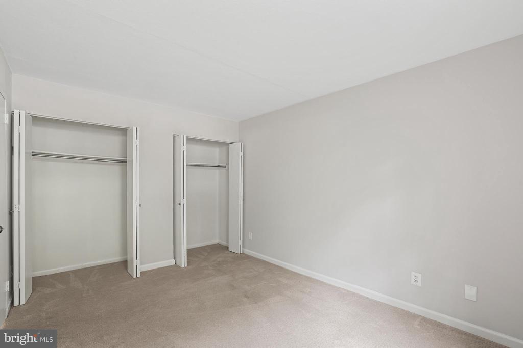 1570 Moorings Dr #2b