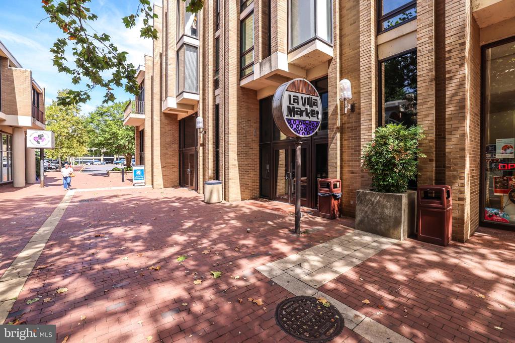 1570 Moorings Dr #2b