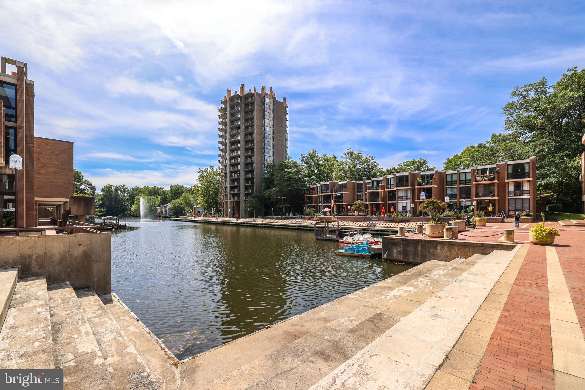 1570 Moorings Dr #2b