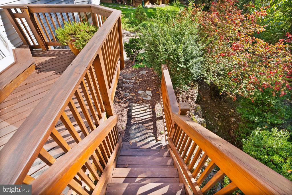 10707 Midsummer Dr