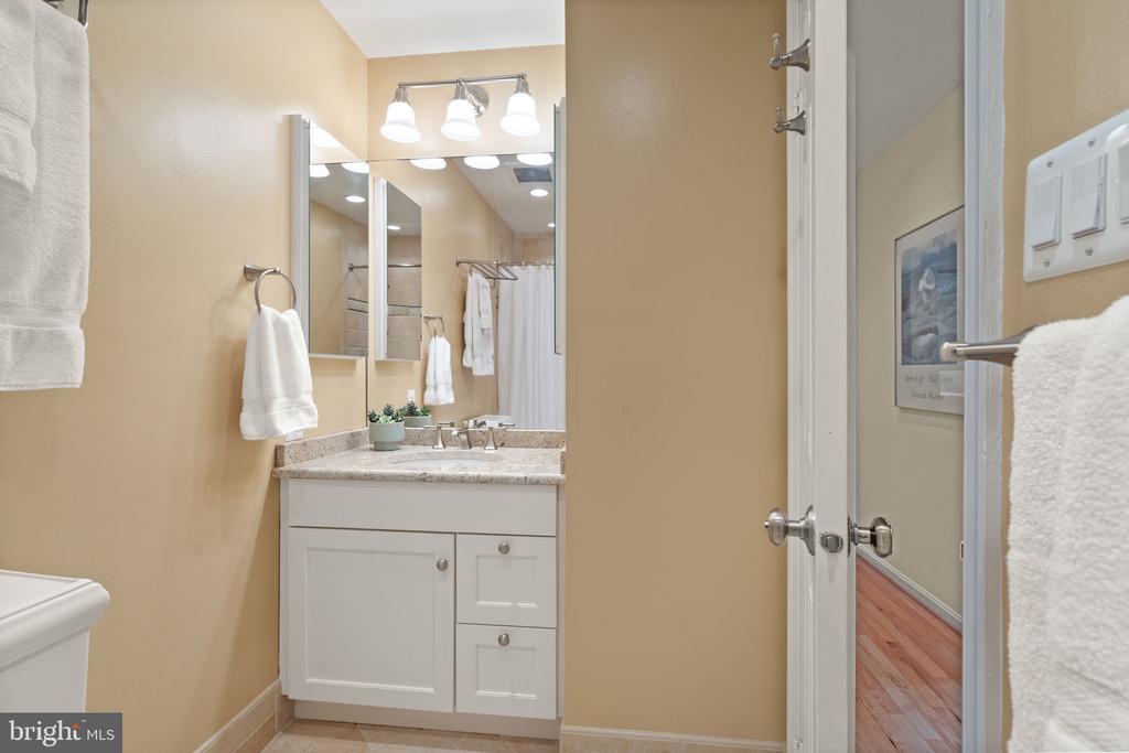 10707 Midsummer Dr