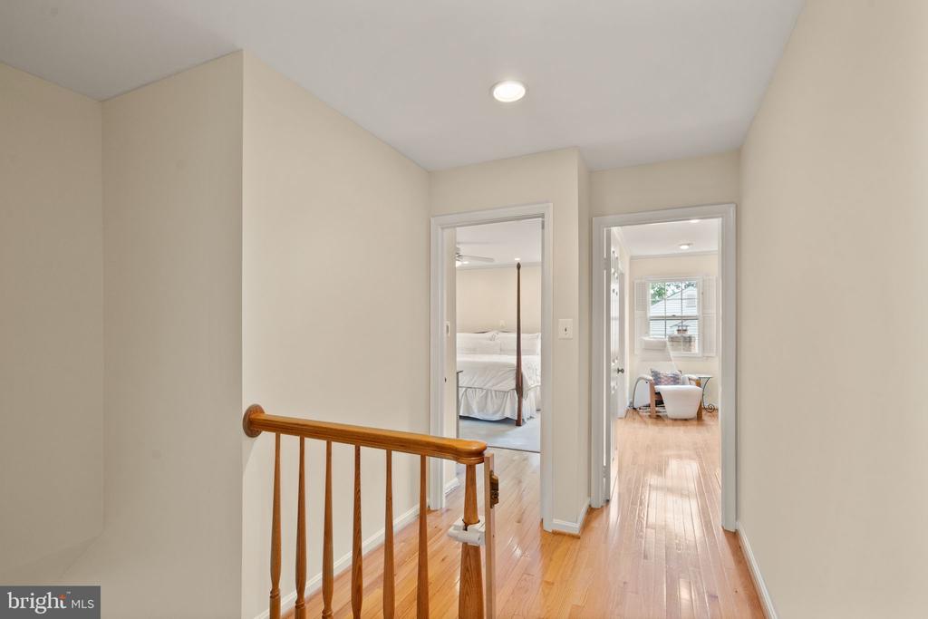 10707 Midsummer Dr