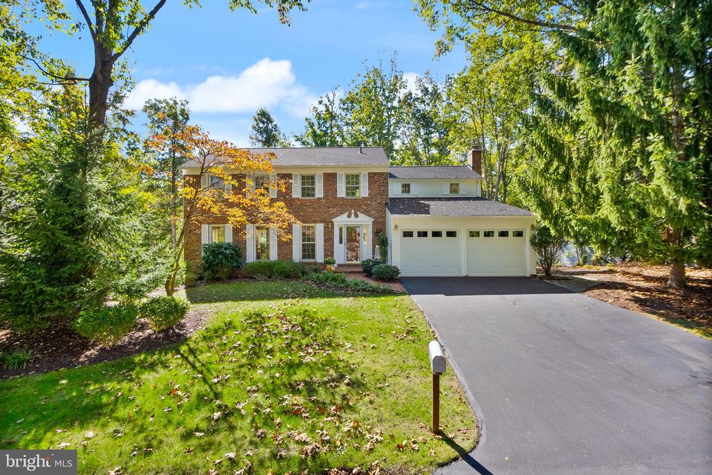 10707 Midsummer Dr