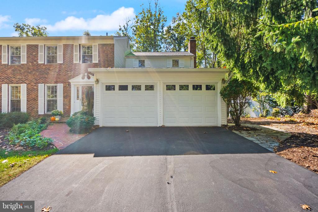 10707 Midsummer Dr