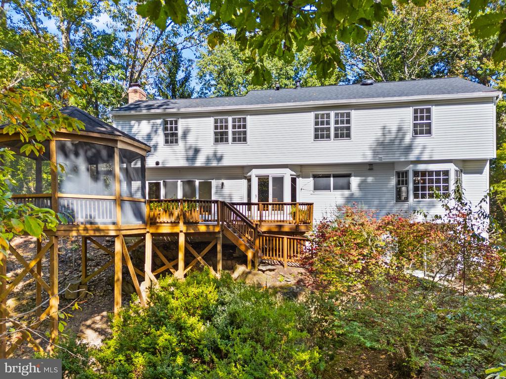 10707 Midsummer Dr