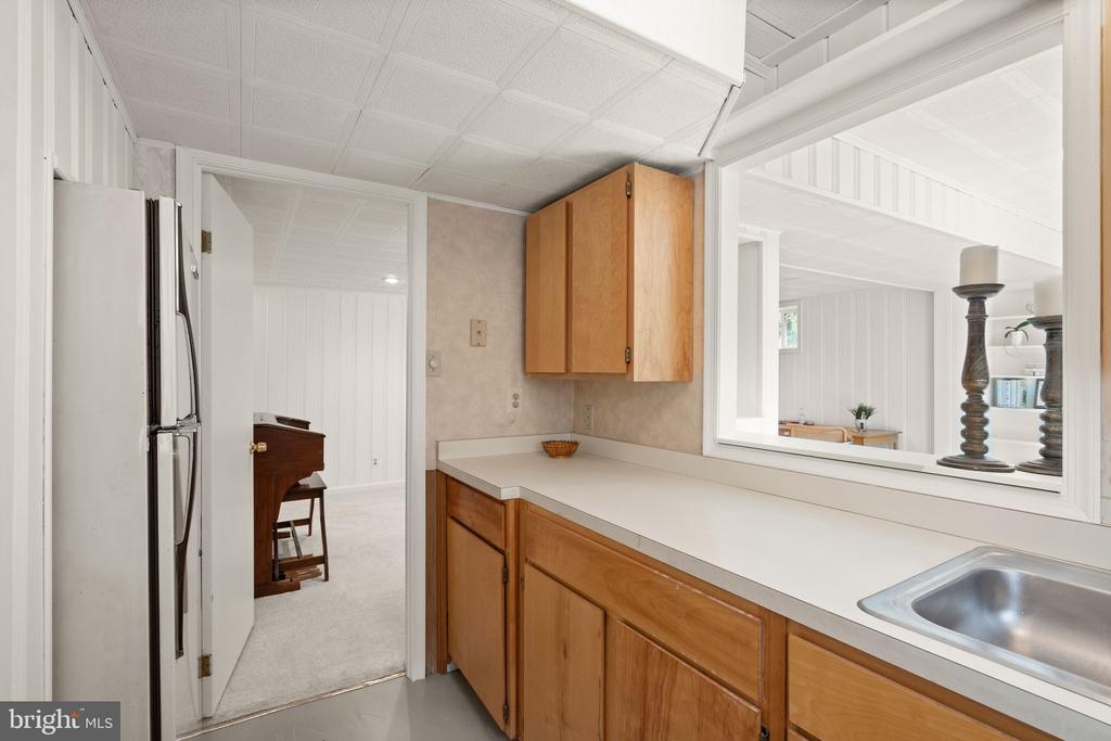 10707 Midsummer Dr