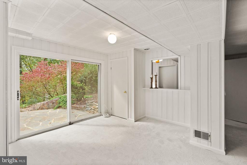 10707 Midsummer Dr