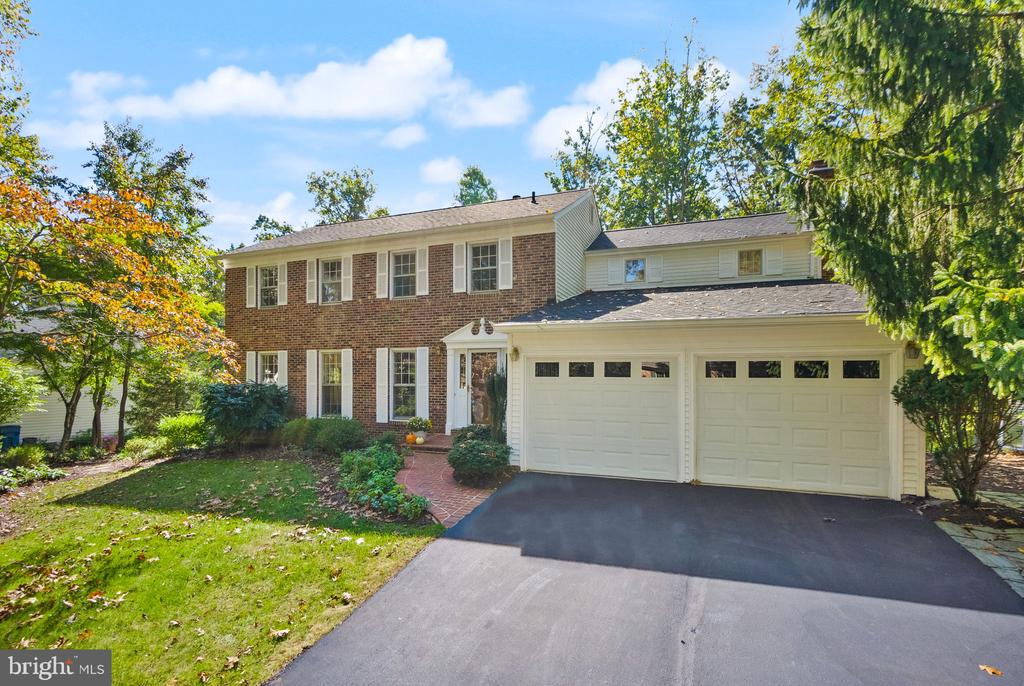 10707 Midsummer Dr